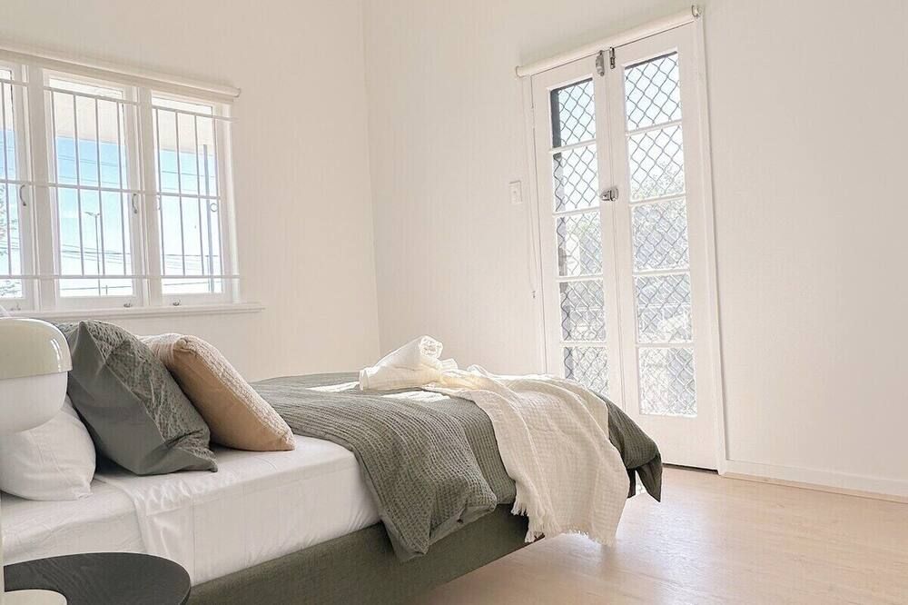 Penthouse Spot - Sleep 8 - Free Parking - 4km Cbd - Brisbane