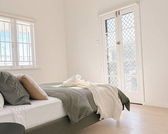 Penthouse Spot - Sleep 8 - Free Parking - 4km Cbd - Brisbane