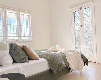 Penthouse Spot - Sleep 8 - Free Parking - 4km Cbd - Brisbane