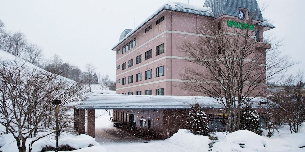 شين أبي أونسن سيريوكاكو - هاتشيمانتاي - مبنى