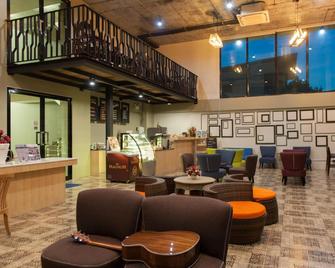 The Sixteenth Naiyang Beach Hotel SHA+ - Sakhu