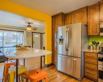 Cozy Gem Near Bike Trails & Downtown Pets Ok - 科羅拉多斯普林斯 - 廚房