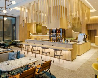 Hilton Garden Inn Kyoto Shijo Karasuma - Kyoto - Bar