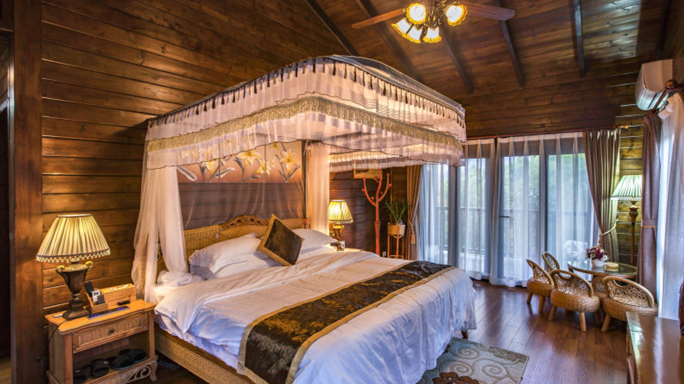 Coastal Hot Spring Resort