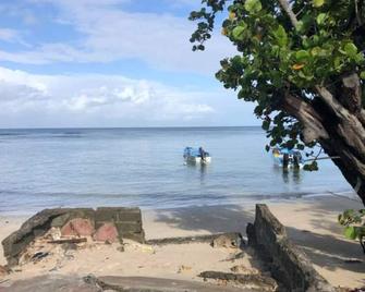 Store Bay Suite at Goodheart's Comfort Inn - Crown Point - Playa