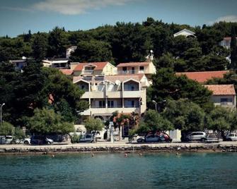 Apartment house Kosirina-Tisno - Tisno - Bâtiment