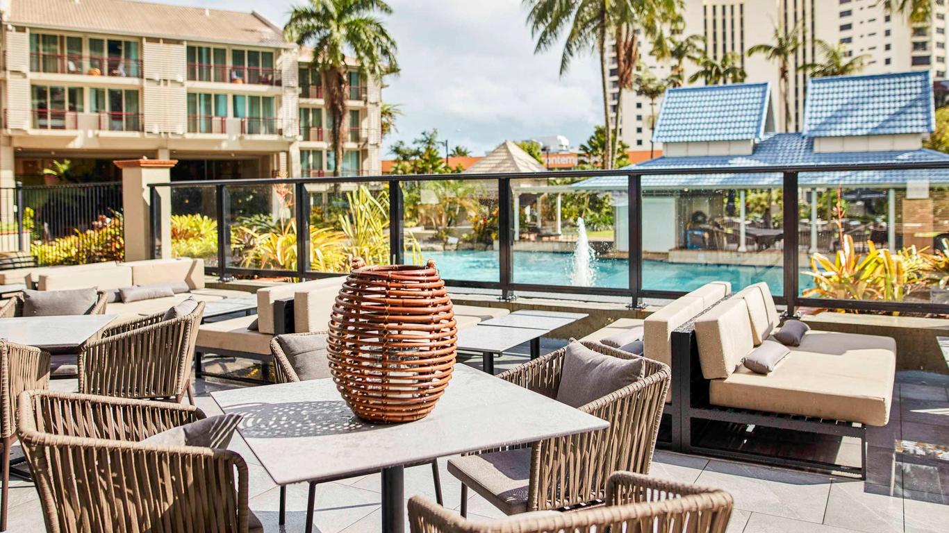 Novotel Cairns Oasis Resort