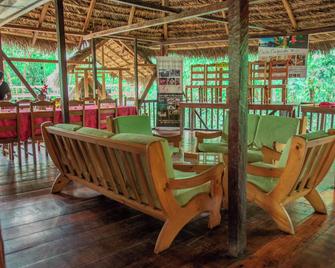 Caiman Eco Lodge - Tarapoa - Sala de estar