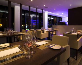 Fiesta Residences Boutique Hotel and Serviced Apartments. - אקרה - מסעדה