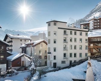 Le Petit Charme-inn - Ζερμάτ - Κτίριο