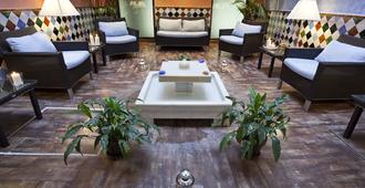Suites Gran Via 44 Apartahotel - Granada - Lobby