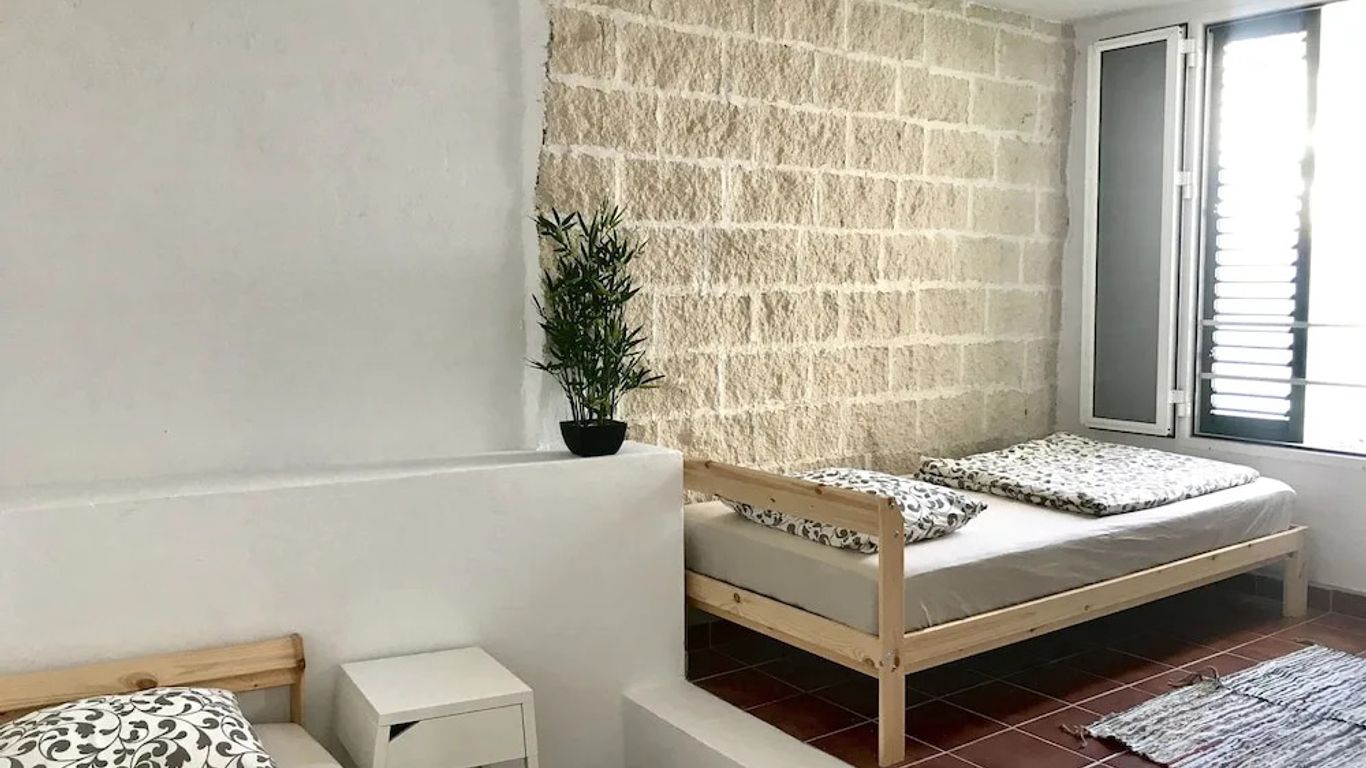 Endless Summer Hostel