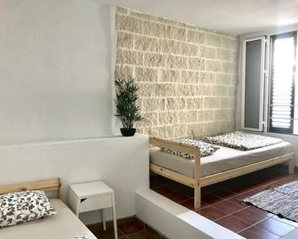 Endless Summer Hostel - Adeje - Bedroom