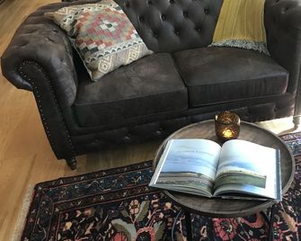 Hotell Magasin 1 - Mörbylånga - Wohnzimmer