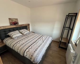 Appart Cosy - Hesdin - Спальня