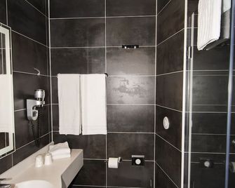 K Hotel - Estrasburgo - Baño