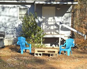 Private Cabin 1 bed and 1 bath - Clinton - Patio