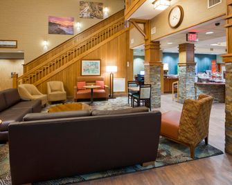 Hampton Inn by Hilton Duluth Canal Park - Duluth - Lounge