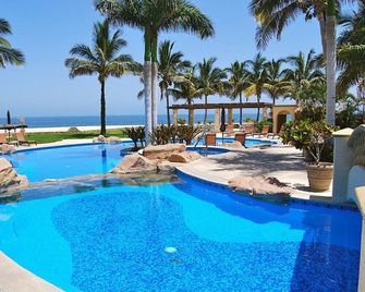 Las Mananitas - 2br Beachfront - #103 Groundfloor 1900 Sf Phase 1 Condo - 卡波聖盧卡 - 游泳池