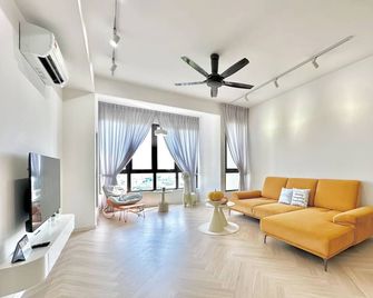 Bali Residences Sea View Suites Melaka - Malacca - Living room