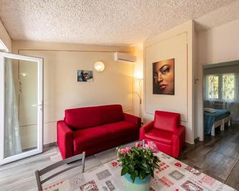 Appartamenti Montefelice - Bardolino - Wohnzimmer