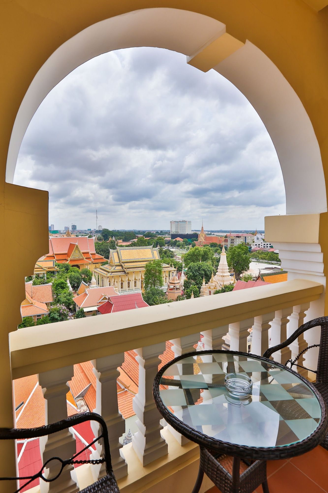 Palace Gate Hotel & Residence By Ehm - Phnom Penh - Balkon
