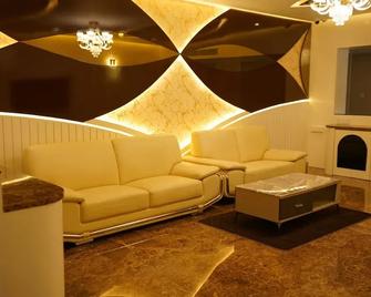 Pruthvi Paradise - Tumkūr - Living room