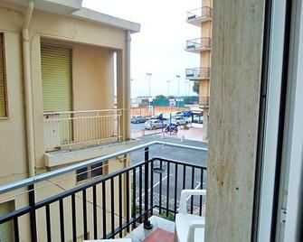 Hotel Lucerna - Taggia - Balkon