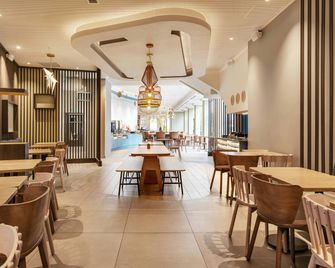 B&B HOTEL Lille Lillenium Eurasanté - Lille - Restoran