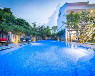 Tran Family Villas Boutique Hotel - Hoi An - Pool