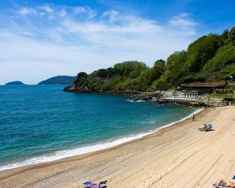 Baia Blu Rta Residence - Lerici - Beach