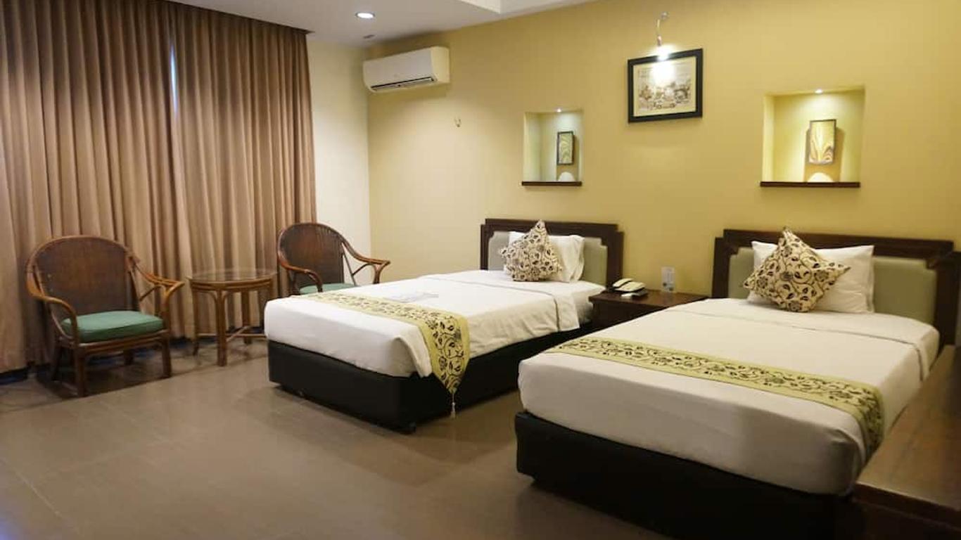 Losari Beach Hotel Makassar