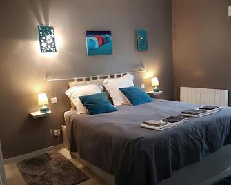 Agathe, cottage with sheets labeled tourism and handicap - Saint-Jean-d'Ardières - Habitación