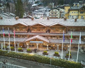 iH Hotels Courmayeur Mont Blanc - Courmayeur - Bangunan