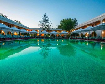 ibis Styles Venus - Venus - Piscină