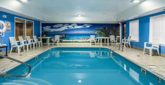 Comfort Inn & Suites - Dayton - Piscina