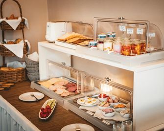 Hotel Kühl - Neumünster - Buffet