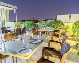 Hotel Casa - Vadodara