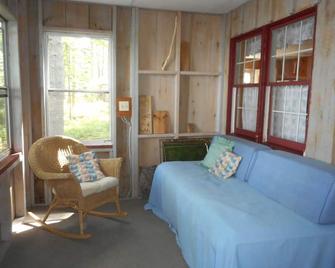 Coveside Cottage on the shores of Pemaquid Lake - Damariscotta - Living room