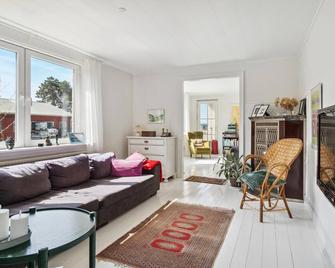 3 bedroom awesome home in Fejø - Kragenæs - Sala de estar