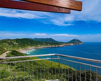 بوزادا بورتو برايا - اررايال دو كابو - شرفة