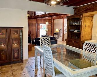 Casey's Cabins - Ruidoso - Dining room