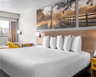 Days Inn by Wyndham Cloverdale Greencastle - Cloverdale - Bedroom