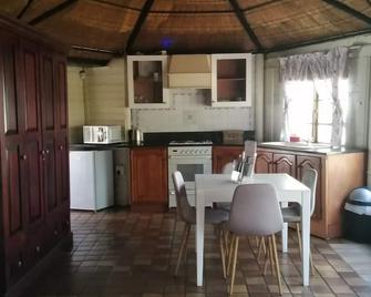 Ikamu's lodge - Germiston - Dining room