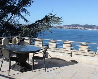 Pazo Los Escudos Hotel Spa & Resort - ויגו - מרפסת