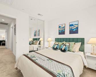 New Townhouse/3bd/2.5ba - Chino - Bedroom