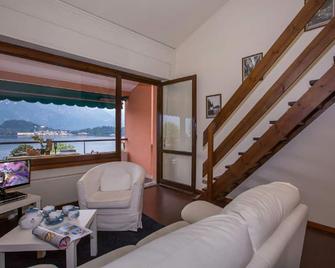 Cadenabbia Vista Lago - Griante - Wohnzimmer