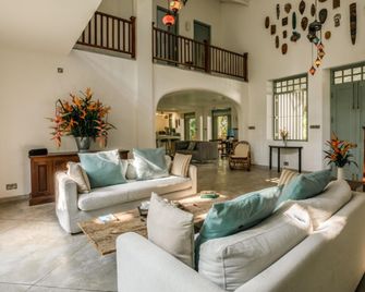 Beautifully Renovated Family Village House Within Walking Distance To The Beach - Ahangama - Lobby