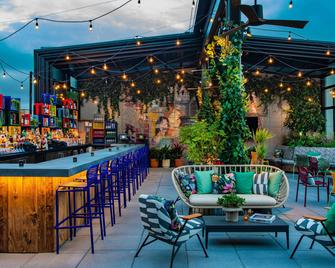 Moxy NYC East Village - New York - Bar