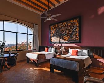 Hotel Posada Carmina - San Miguel de Allende - Bedroom
